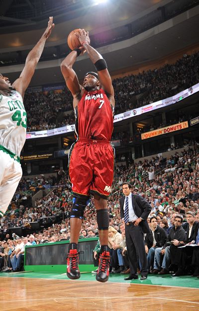 传球与对比 传球与对比