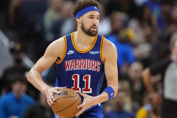 转播收入与 转播收入与