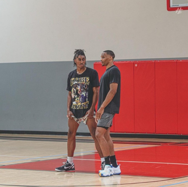 技双重视角 技双重视角